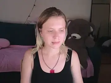 Viki_Charm from stripchat