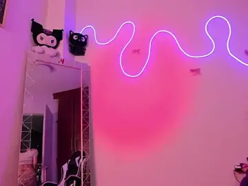 Stripchat Live Sex Cam of CarolineEvanss_11