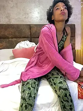 Stripchat Live Sex Cam of Afrodita_Greenn