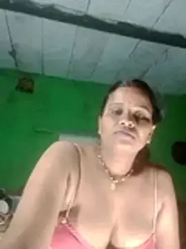 Stripchat Sex Cam of Shivani09900