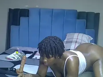 Stripchat Free Porn Cam of melanin_moon