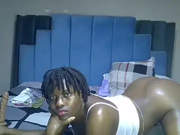 melanin_moon from stripchat