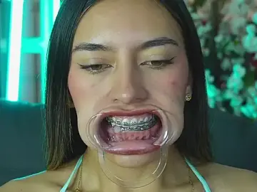 Stripchat Free Porn Cam of foxy_zoe