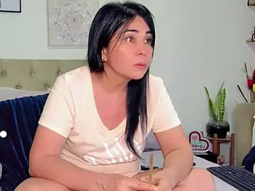 Stripchat Best live sex cam show of yanella_fire
