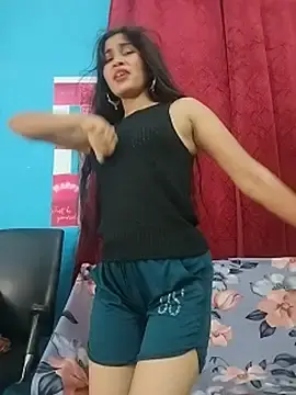 Stripchat Watch Live Sex Cams of Naughty_Kiara_