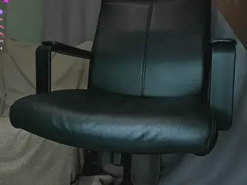 Stripchat Sex Cam of queen_carly