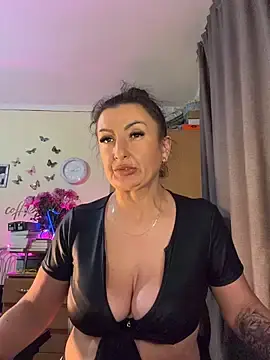 Hotangel75 from stripchat
