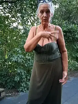 yalukerya from stripchat