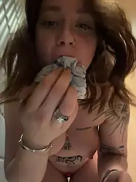 Stripchat Free Porn Cam of lucy-joy