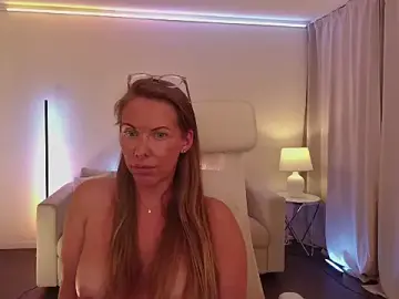 Stripchat Sex Cam of Nova-Lee