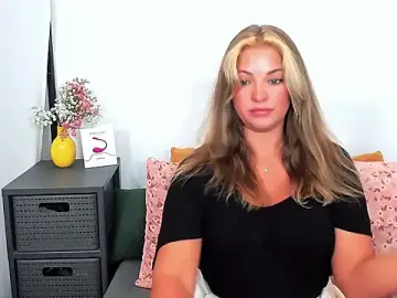 LilyBlondee from stripchat