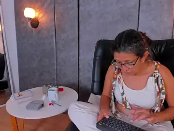 Stripchat Free Porn Cam of Keyla_Milf