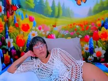 Stripchat Sex Cam of indianroxy