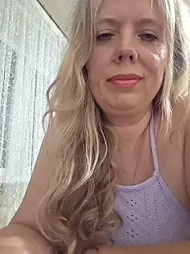 Stripchat Sex Cam of Irina3718