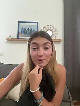 Stripchat Live Porn of camille_2007