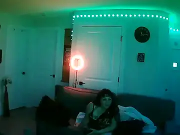 Stripchat Live Sex Cam of Queenemerald
