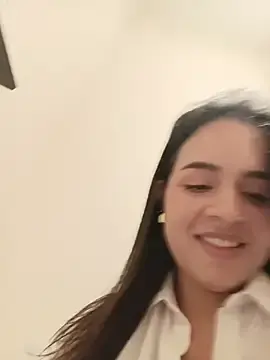 Stripchat Live Sex Cam of Julieth_hot-69
