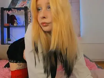 Stripchat Live Sex of WarmAtEdges