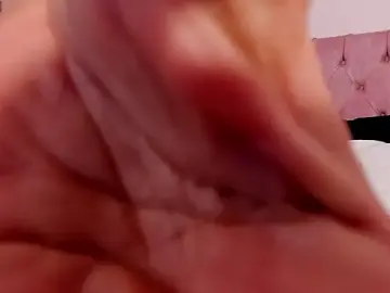 Stripchat Live Sex Cam of MissHiller_gh