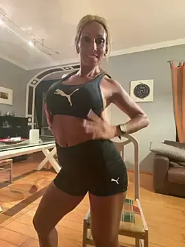 Stripchat Live Porn of cari_guerrera