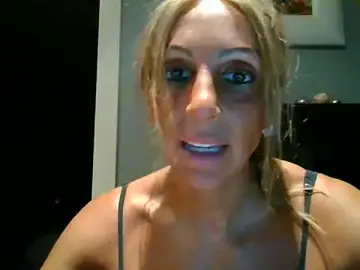 Stripchat Sex Chat of cari_guerrera