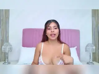 AlyssaGreen from xlovecam