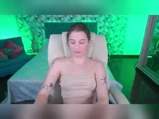 Xlovecam Free Live Porn of VikVikLove