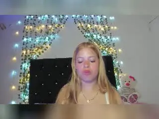 ShantalSummer from xlovecam
