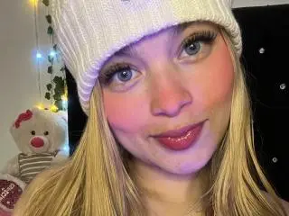 Xlovecam Free Porn Cam of ShantalSummer