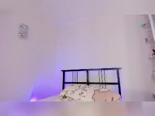 Xlovecam Free Live Porn of FloraAmber