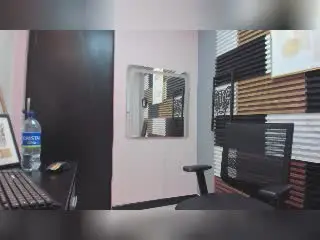Xlovecam Live Sex Cam of ScarlethFely