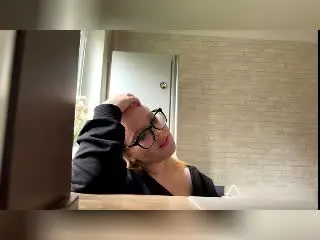 Xlovecam Free Live Porn of MarvelPudlinski