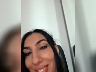 Xlovecam Nude Webcam of BrunetteBabe69
