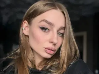 Xlovecam Nude Webcam of PetrinaRaven