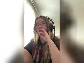 Xlovecam Sex Chat of Meeranda