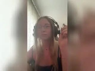 Xlovecam Free Porn Cam of Meeranda