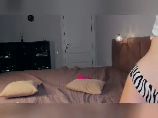 Xlovecam Free Porn Cam of EsterGillom