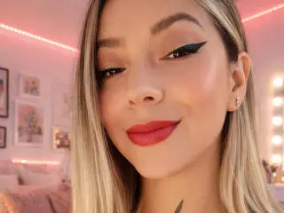 KayleeM from xlovecam