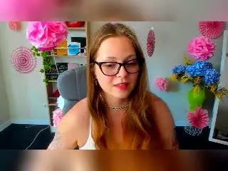 Xlovecam Live Sex of KarKutie