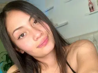 AlexaCoeur from xlovecam