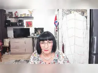 Xlovecam Free Porn Cam of TiniaMartin