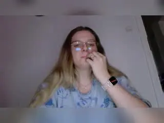 Xlovecam Live Sex of BritneyFlowers