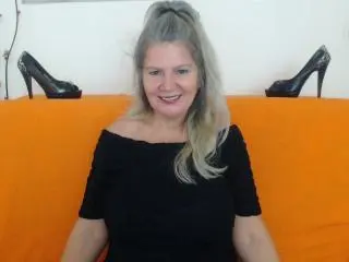 AdamaXbella from xlovecam