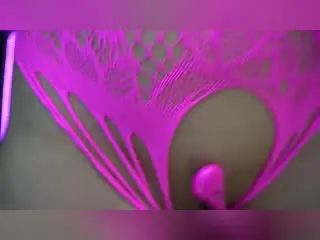 Xlovecam Watch Live Sex Cams of CarolinaPetra