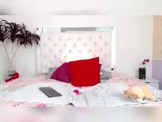 Xlovecam Nude Webcam of SophiaLuthor