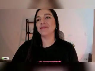 Xlovecam Free Live Porn of PrettyEllie