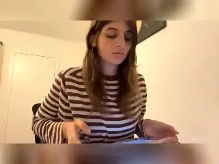 Xlovecam Live Porn of KarieMestler