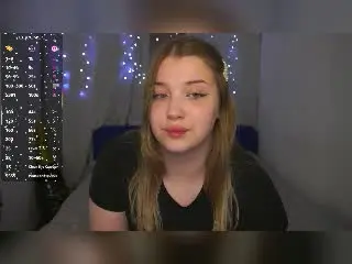 Xlovecam Adult Webcam of CuteSharloti