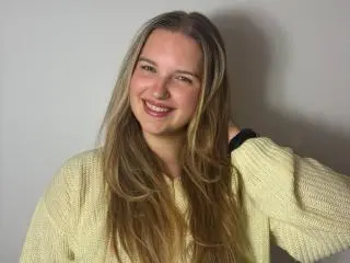 RosePlayful69 from xlovecam