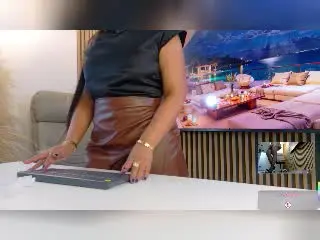 Xlovecam Sex Cam of LuluSinclair